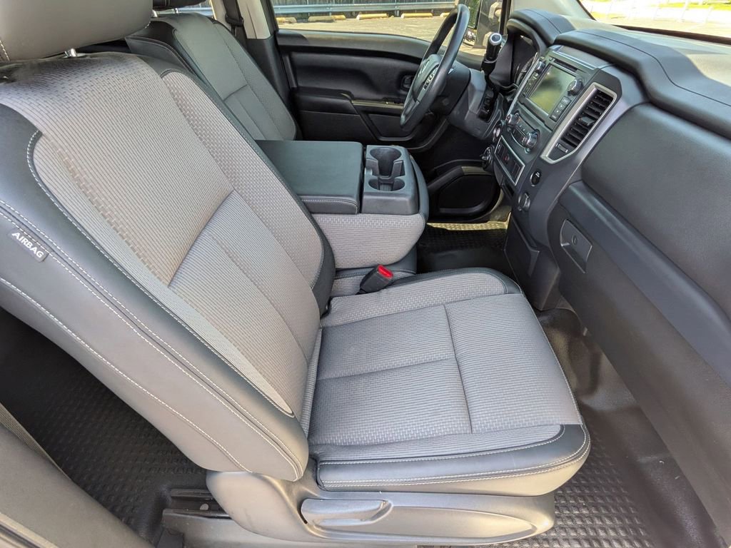 Used 2019 Nissan Titan S AWD/4WD image 23