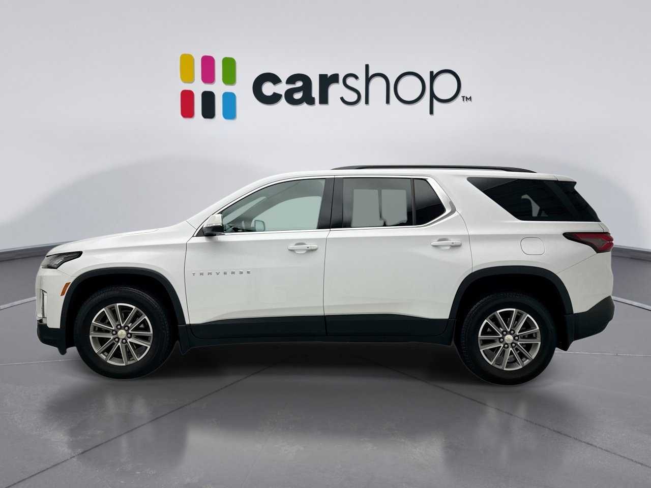 Used 2023 Chevrolet Traverse LT AWD/4WD image 2