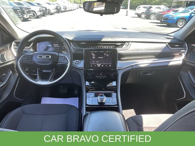 Used 2022 Jeep Grand Cherokee Laredo w/ Luxury Tech Group I AWD/4WD image 20