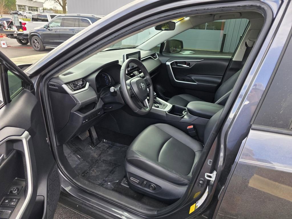 Used 2024 Toyota RAV4 XLE Premium image 22