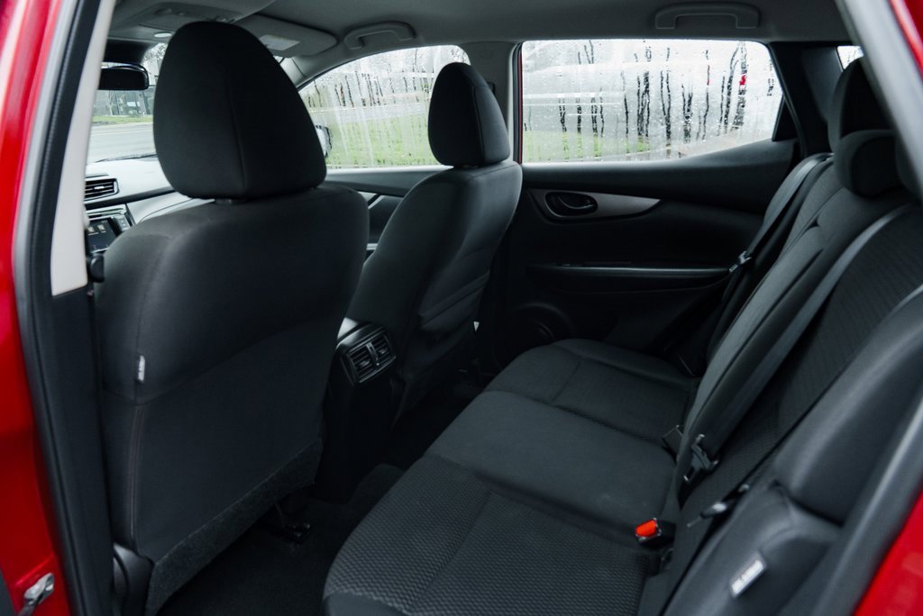 Used 2021 Nissan Rogue Sport S image 23