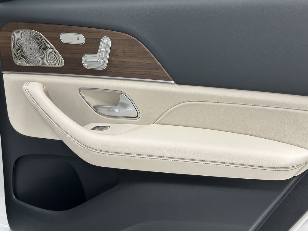 New 2026 Mercedes-Benz GLS 450 4MATIC image 21