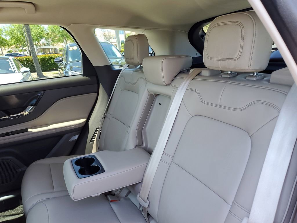 Certified 2022 Lincoln Corsair FWD image 12