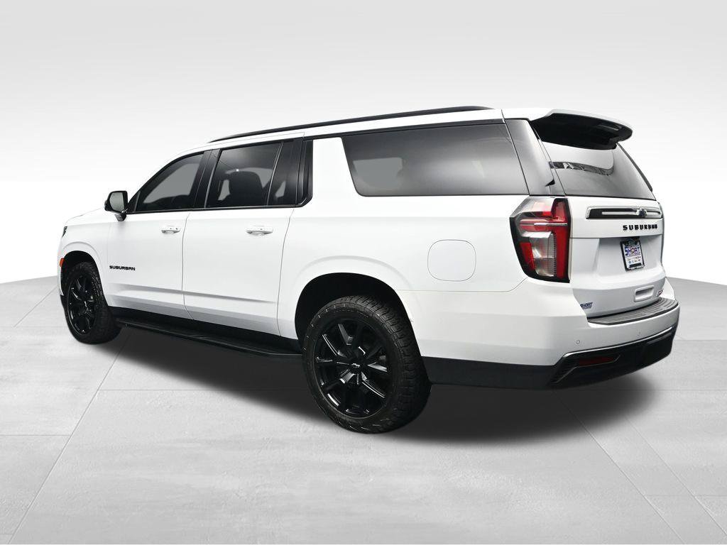 Used 2022 Chevrolet Suburban RST w/ Luxury Package AWD/4WD image 3
