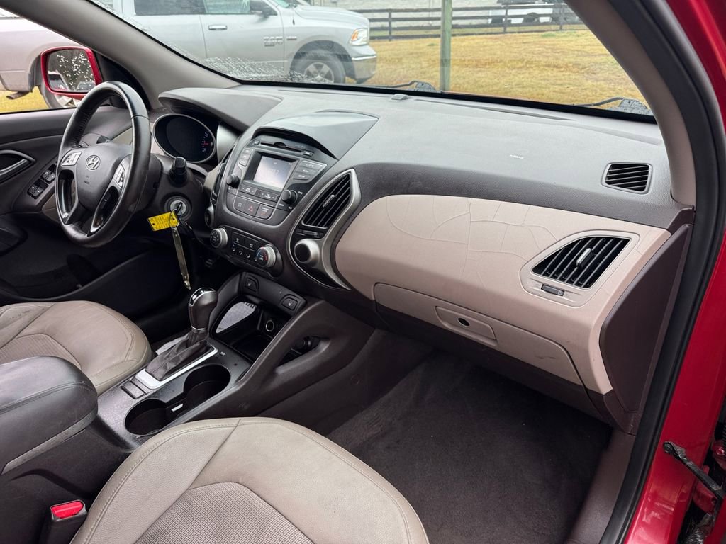 Used 2014 Hyundai Tucson SE image 19