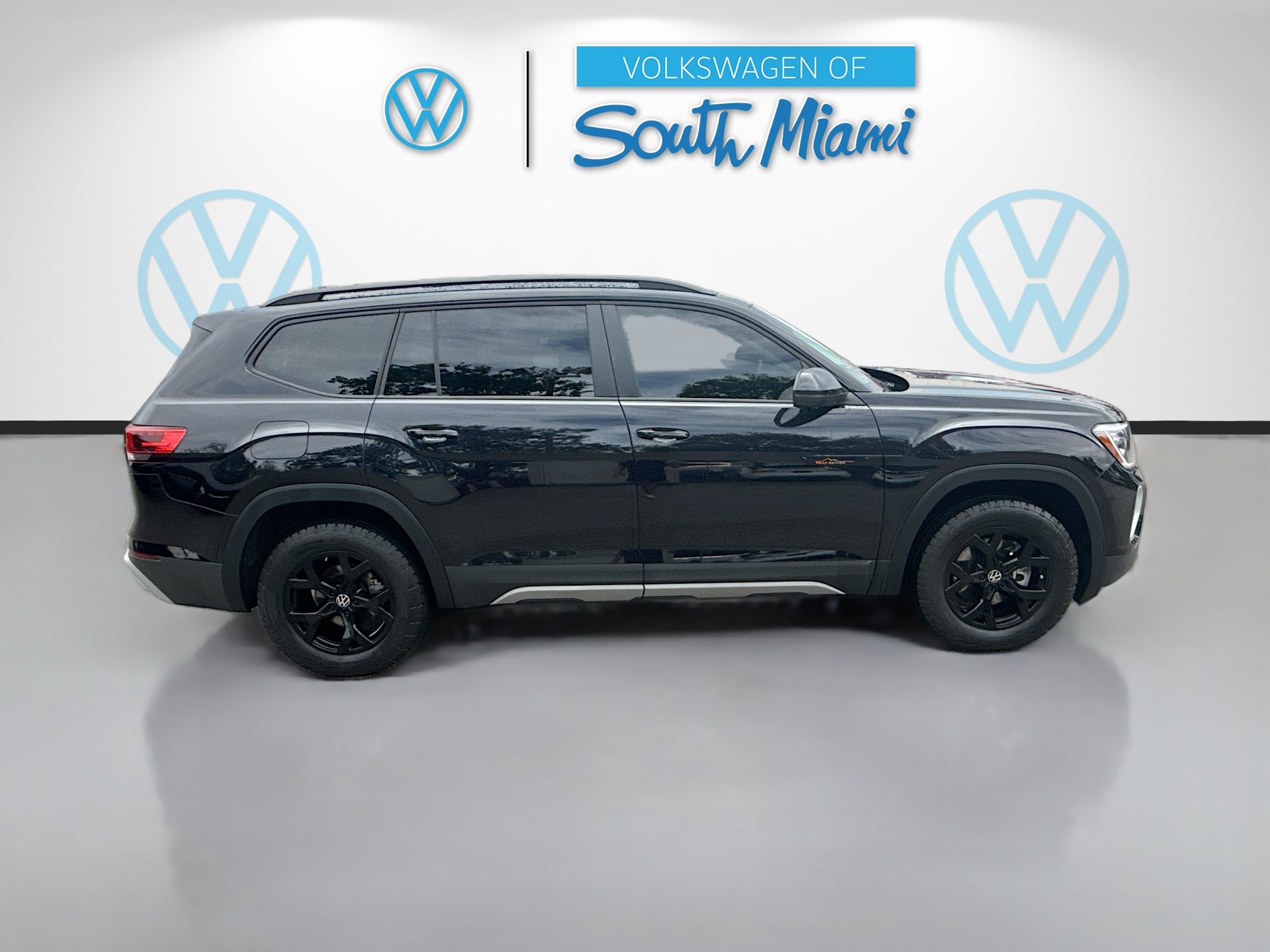 Certified 2026 Volkswagen Atlas Peak Edition AWD/4WD image 8