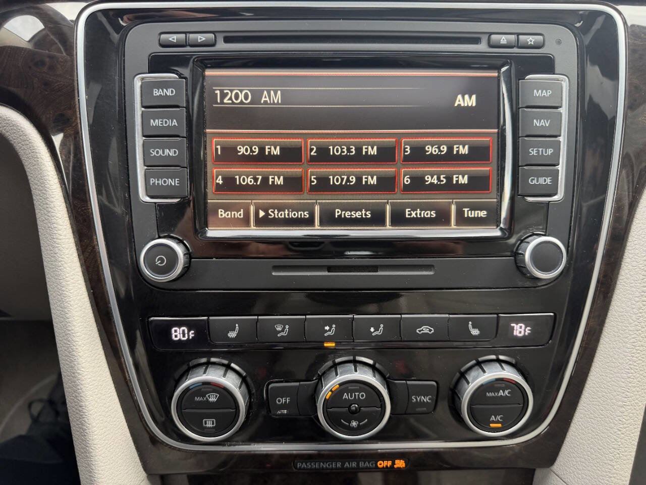 Used 2015 Volkswagen Passat TDI SEL Premium image 37