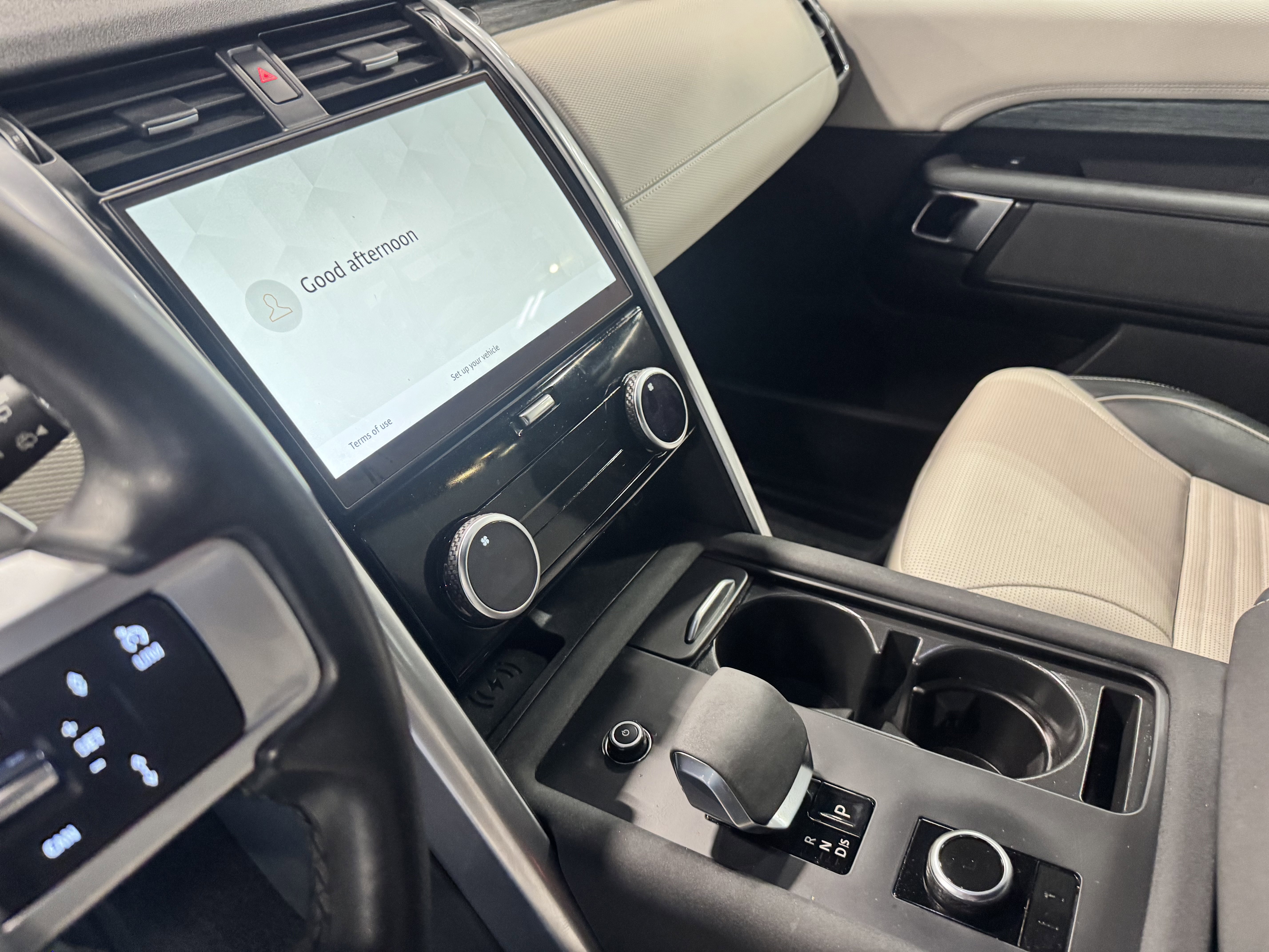 Used 2023 Land Rover Discovery S R-Dynamic image 12