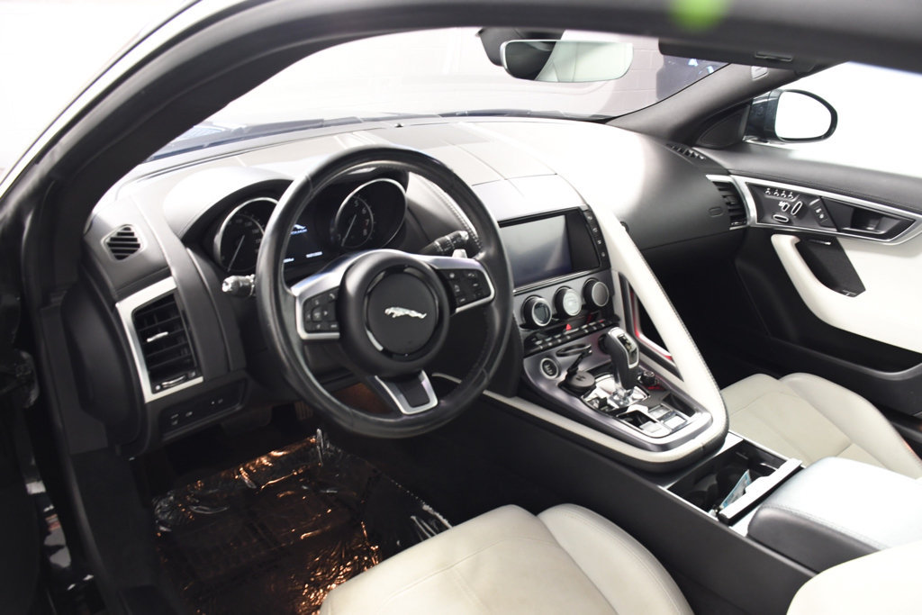 Used 2018 Jaguar F-TYPE Coupe RWD image 12