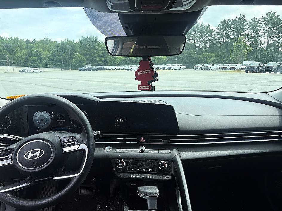 Used 2024 Hyundai Elantra SEL FWD image 14