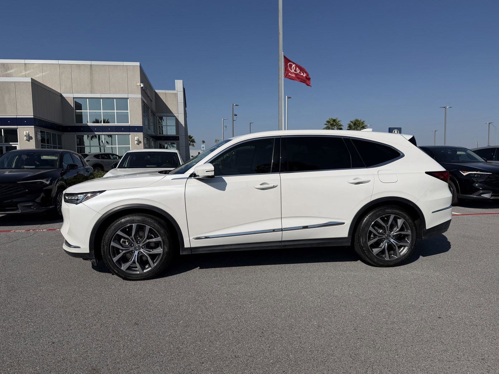 Certified 2024 Acura MDX FWD w/ Technology Package image 17