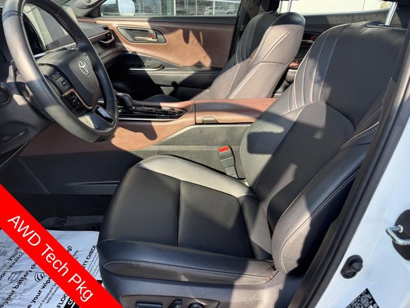 Used 2024 Toyota Crown Limited w/ Advanced Technology Package image 16