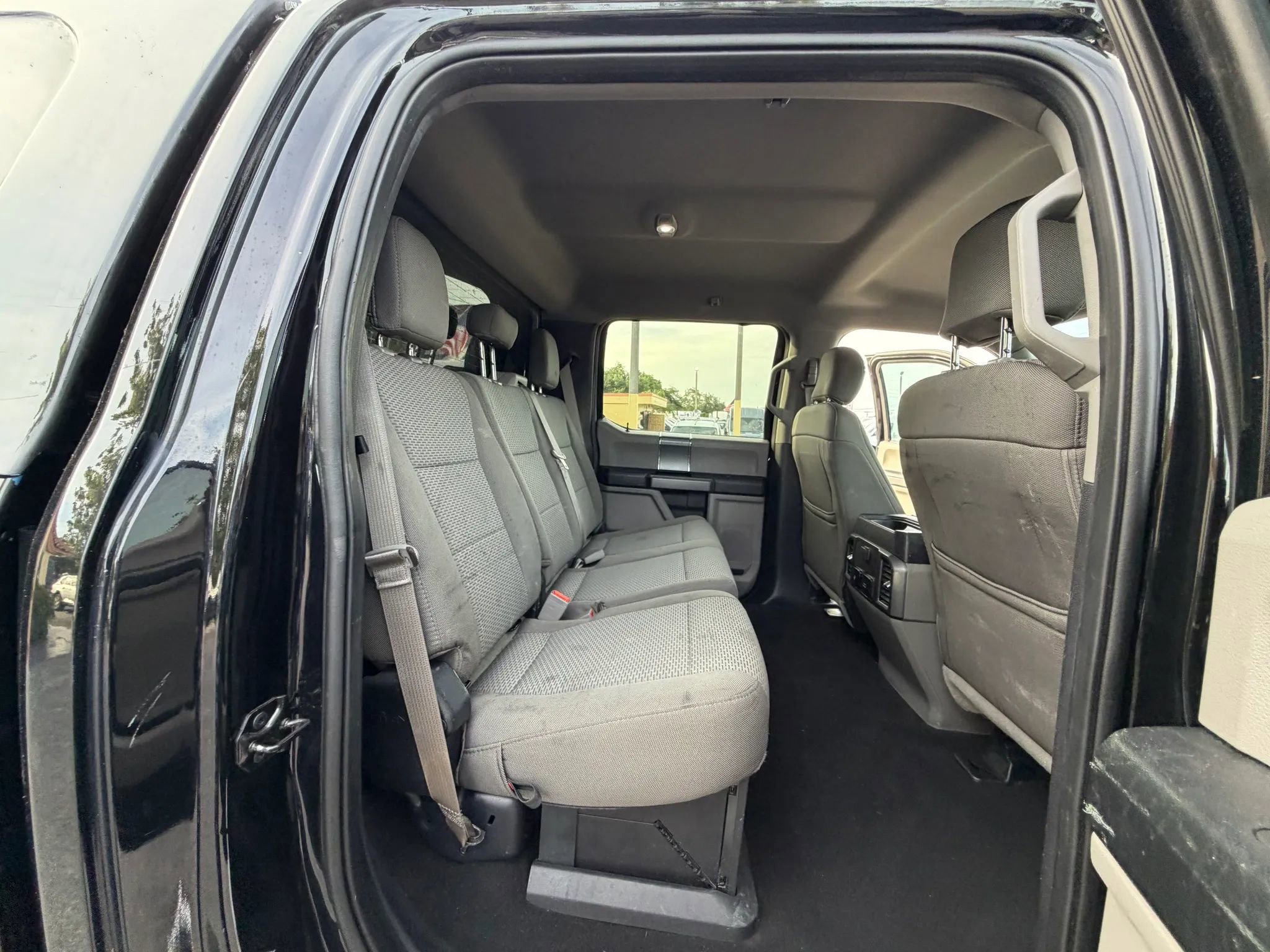 Used 2019 Ford F350 XLT w/ XLT Premium Package AWD/4WD image 17