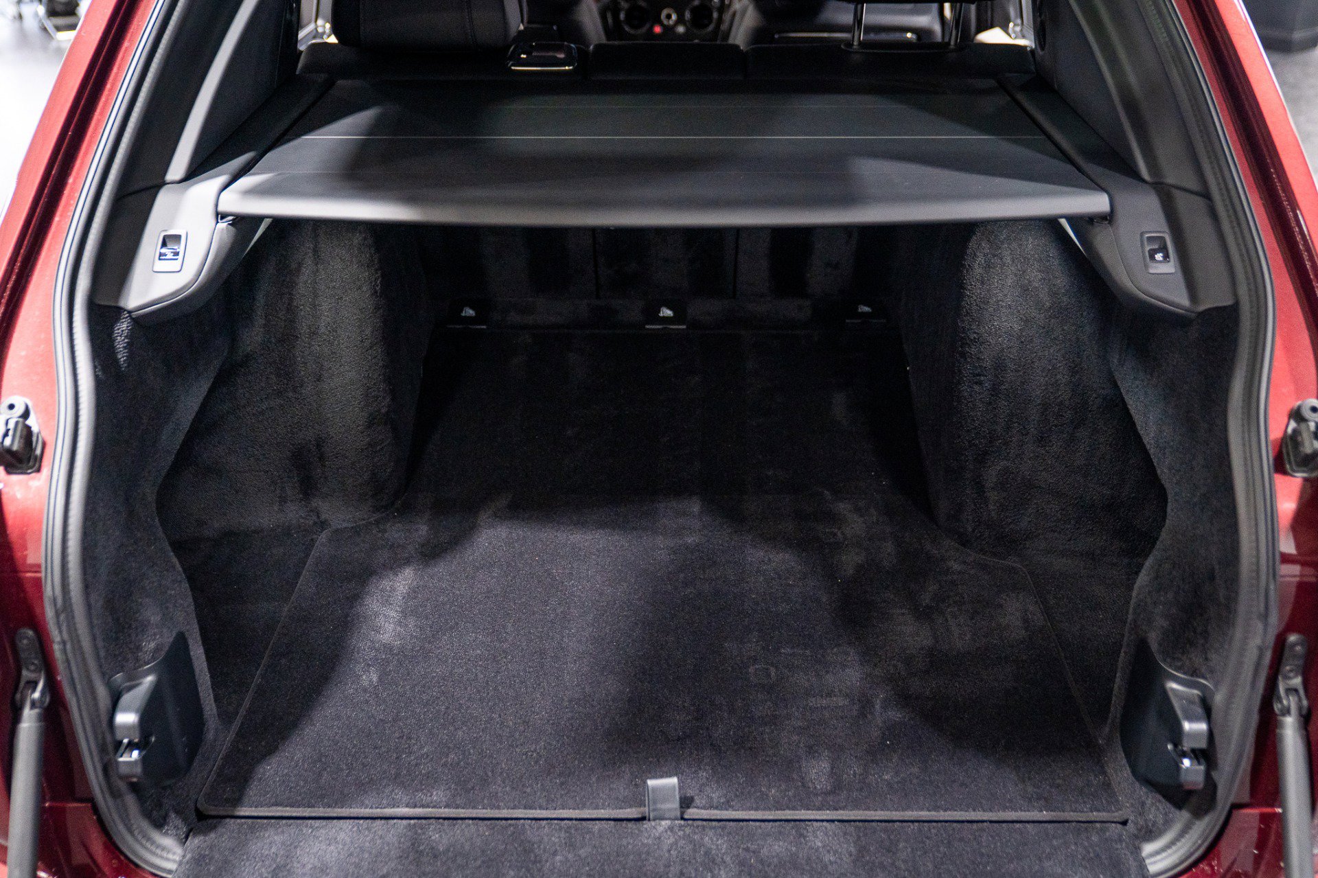 Used 2022 Rolls-Royce Cullinan Black Badge w/ Dark Exterior Package image 42
