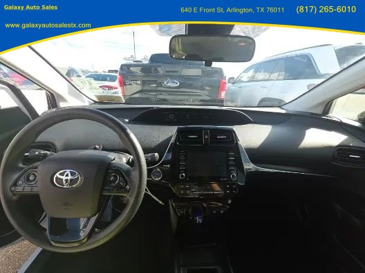 Used 2021 Toyota Prius LE image 10