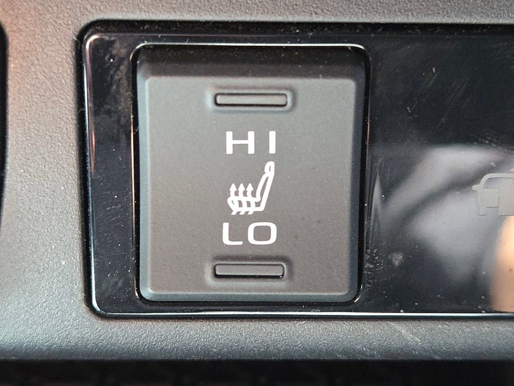 Used 2025 Toyota RAV4 XSE w/ Weather Package image 12