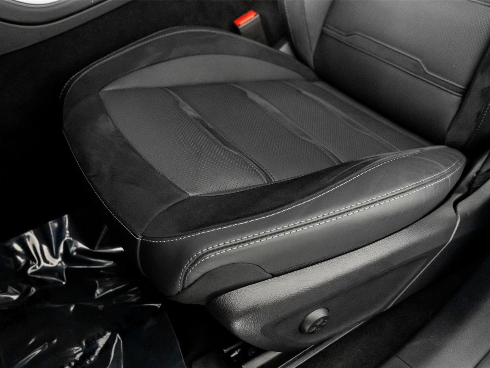 Used 2025 Mercedes-Benz GLE 53 AMG 4MATIC Coupe image 29