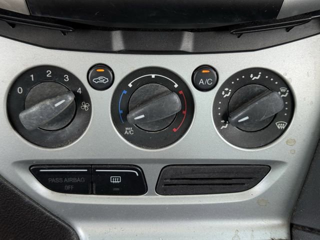 Used 2014 Ford Focus SE FWD image 17
