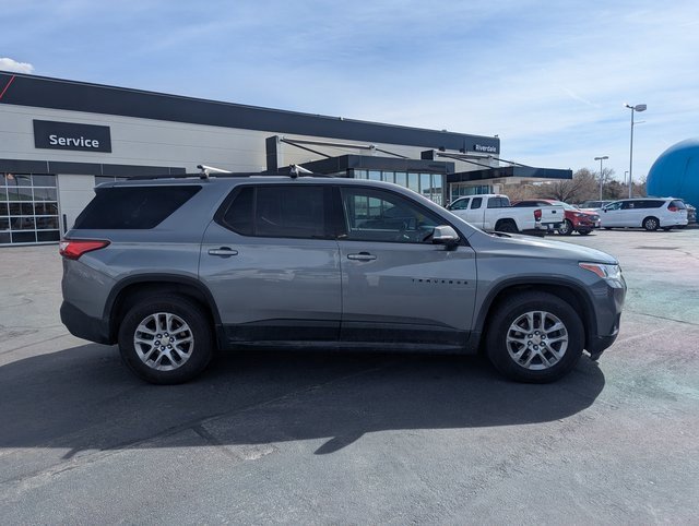 Used 2019 Chevrolet Traverse LT image 2