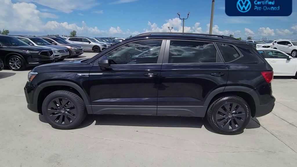 Used 2024 Volkswagen Taos S FWD image 5