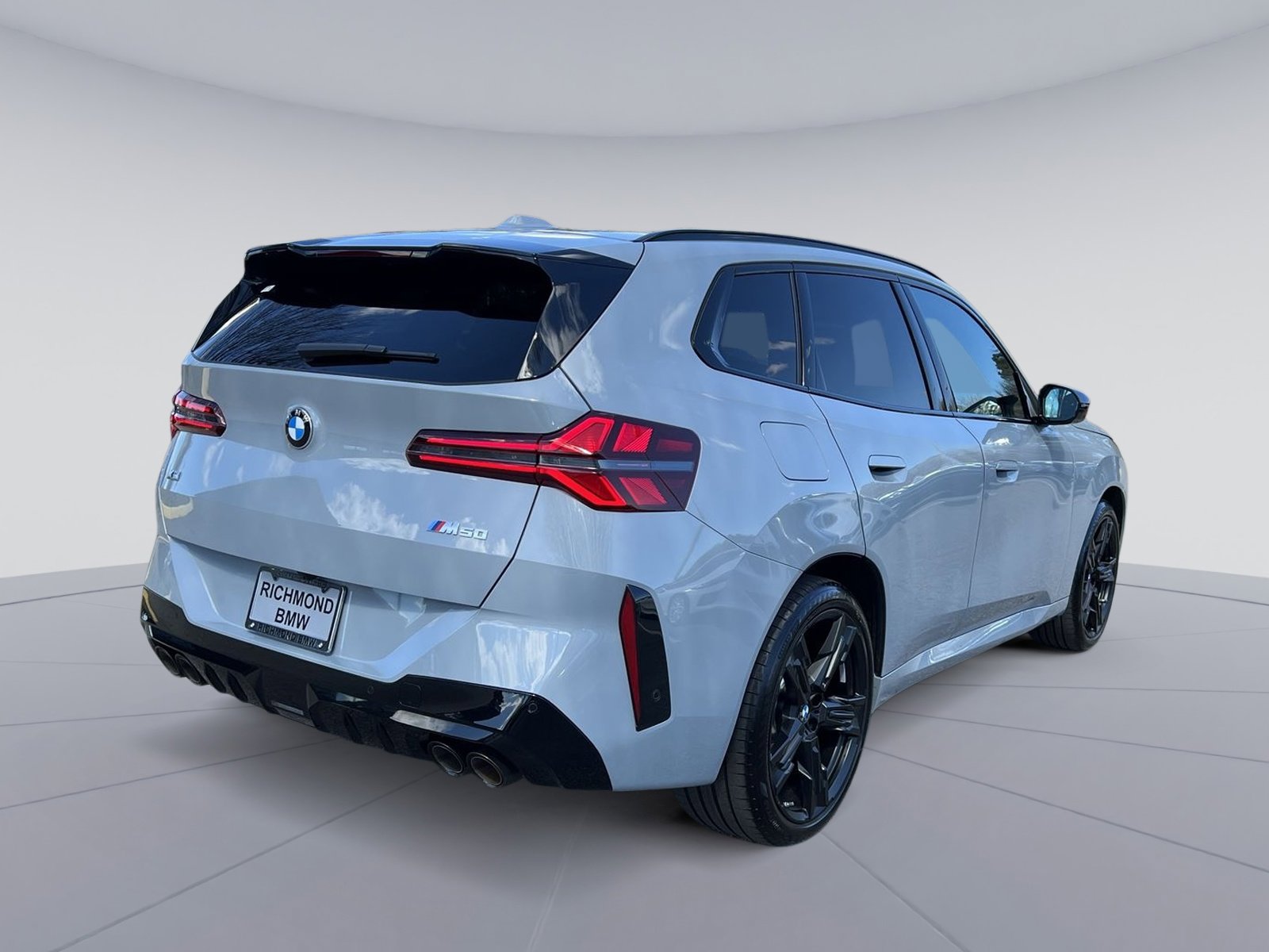 Used 2025 BMW X3 M50 w/ Premium Package image 5