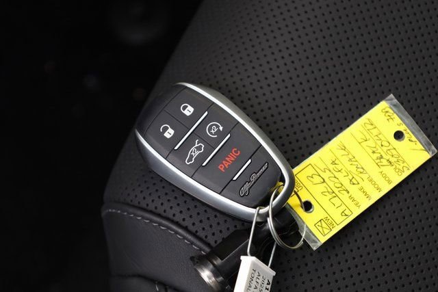 New 2025 Alfa Romeo Tonale w/ Premium Package image 31