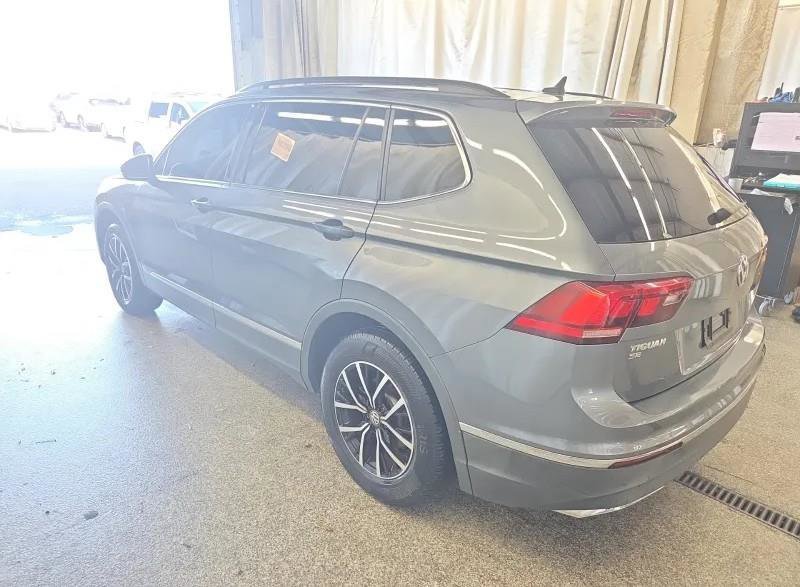 Used 2021 Volkswagen Tiguan SE FWD image 3