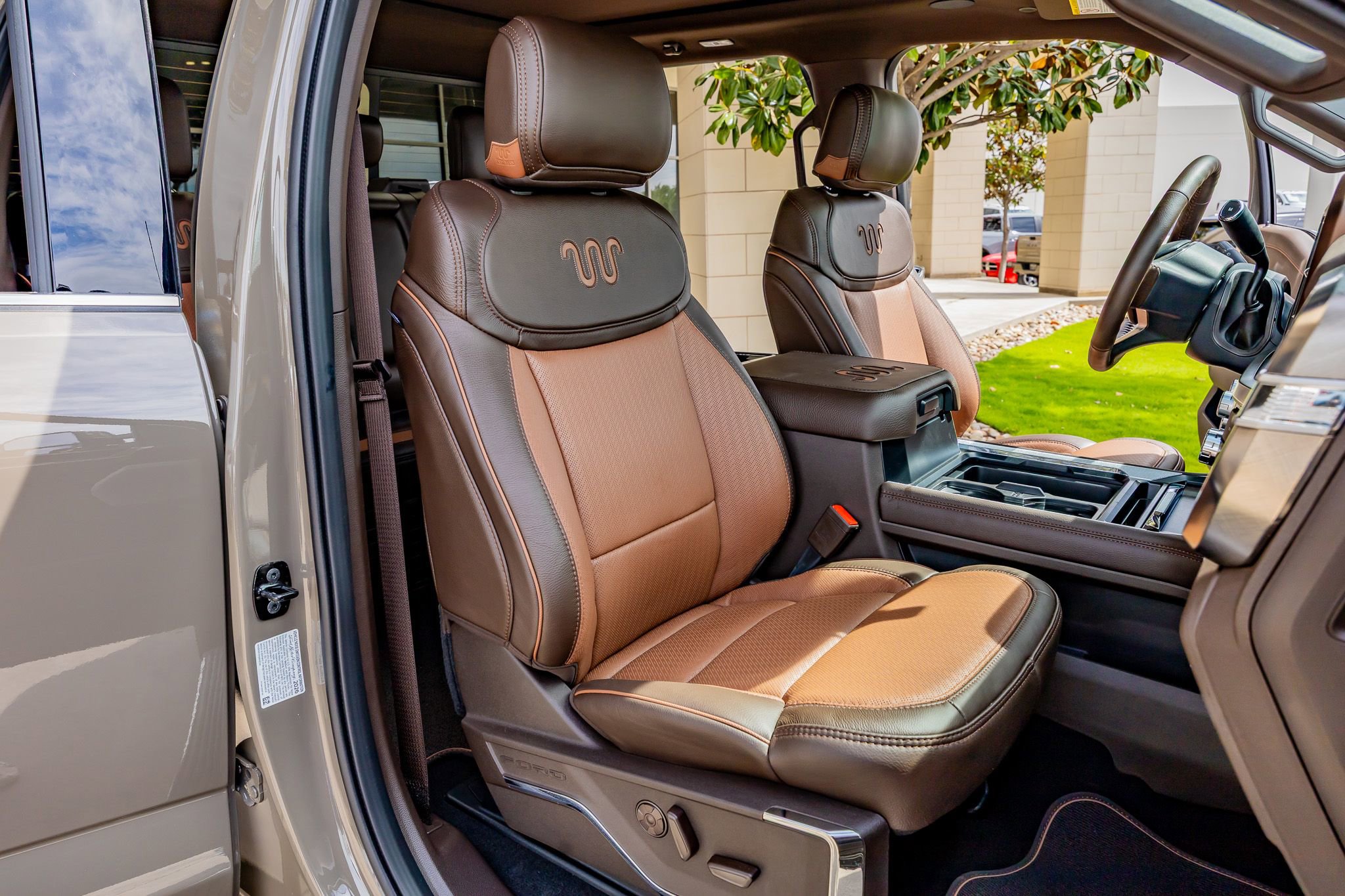 Used 2026 Ford F450 King Ranch w/ Chrome Package image 32