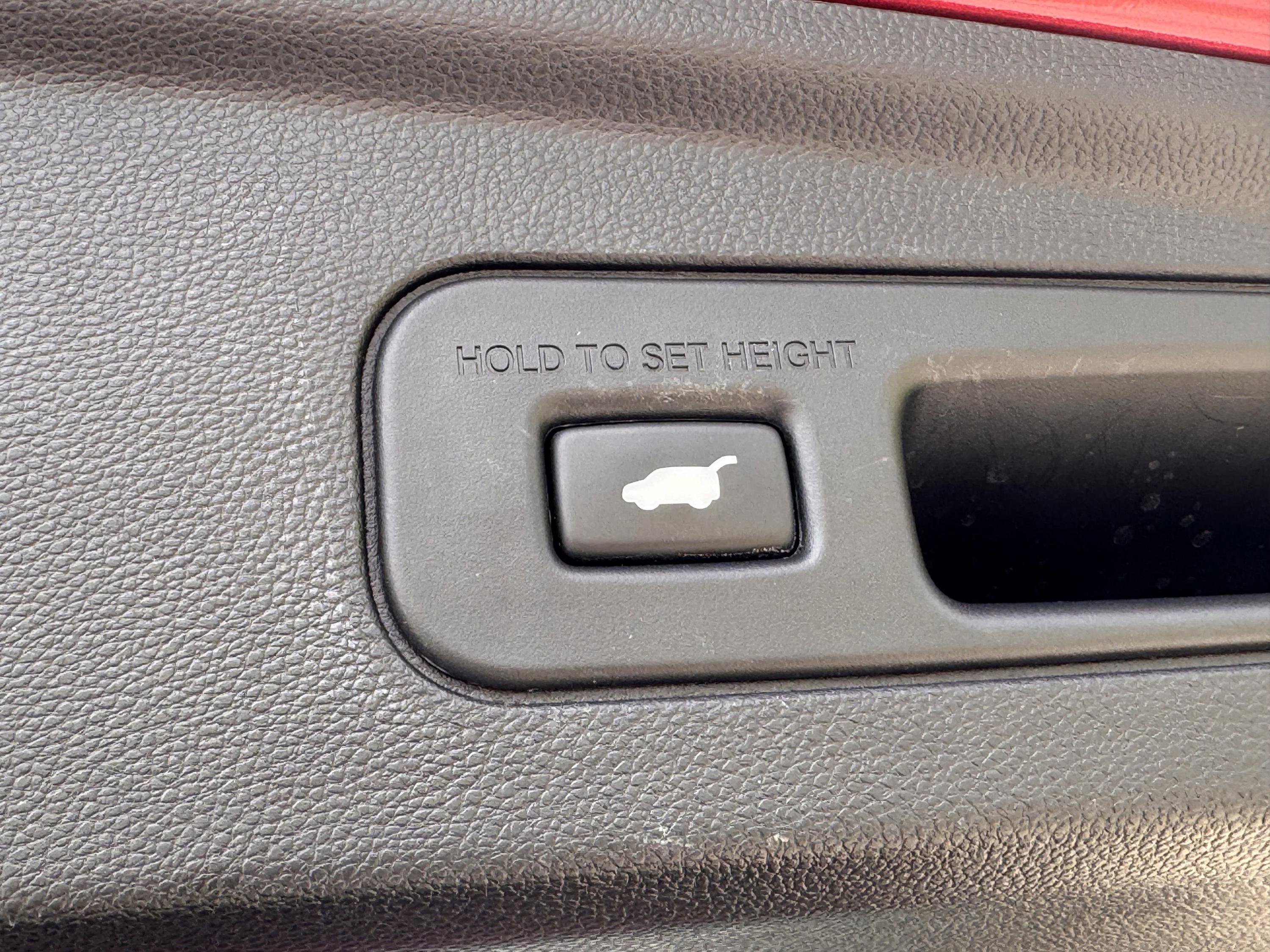 Used 2023 Acura MDX A-Spec image 11