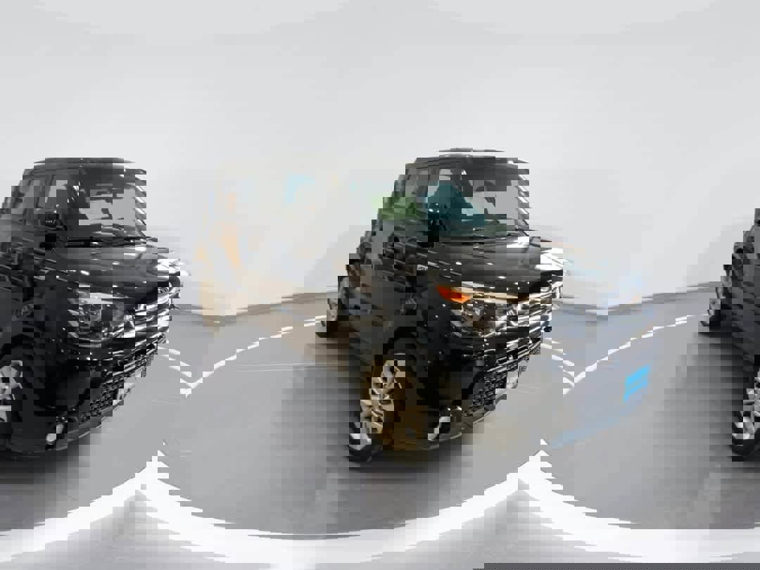 Used 2016 Kia Soul + image 2