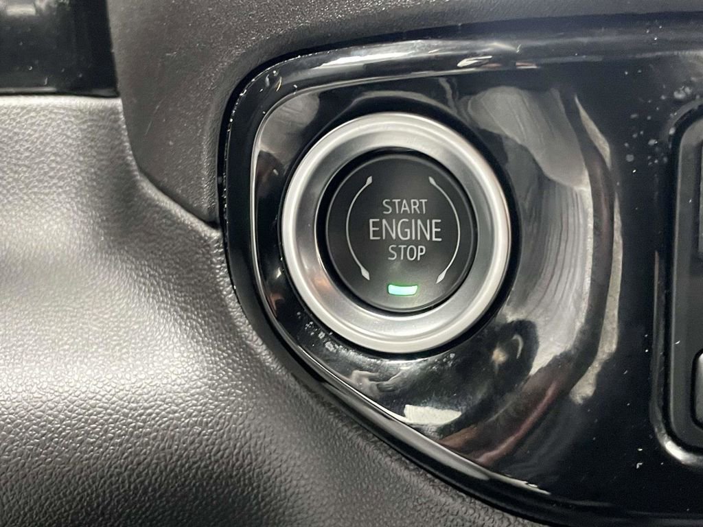 Used 2025 Chevrolet Silverado 1500 LT w/ Leather Package image 26