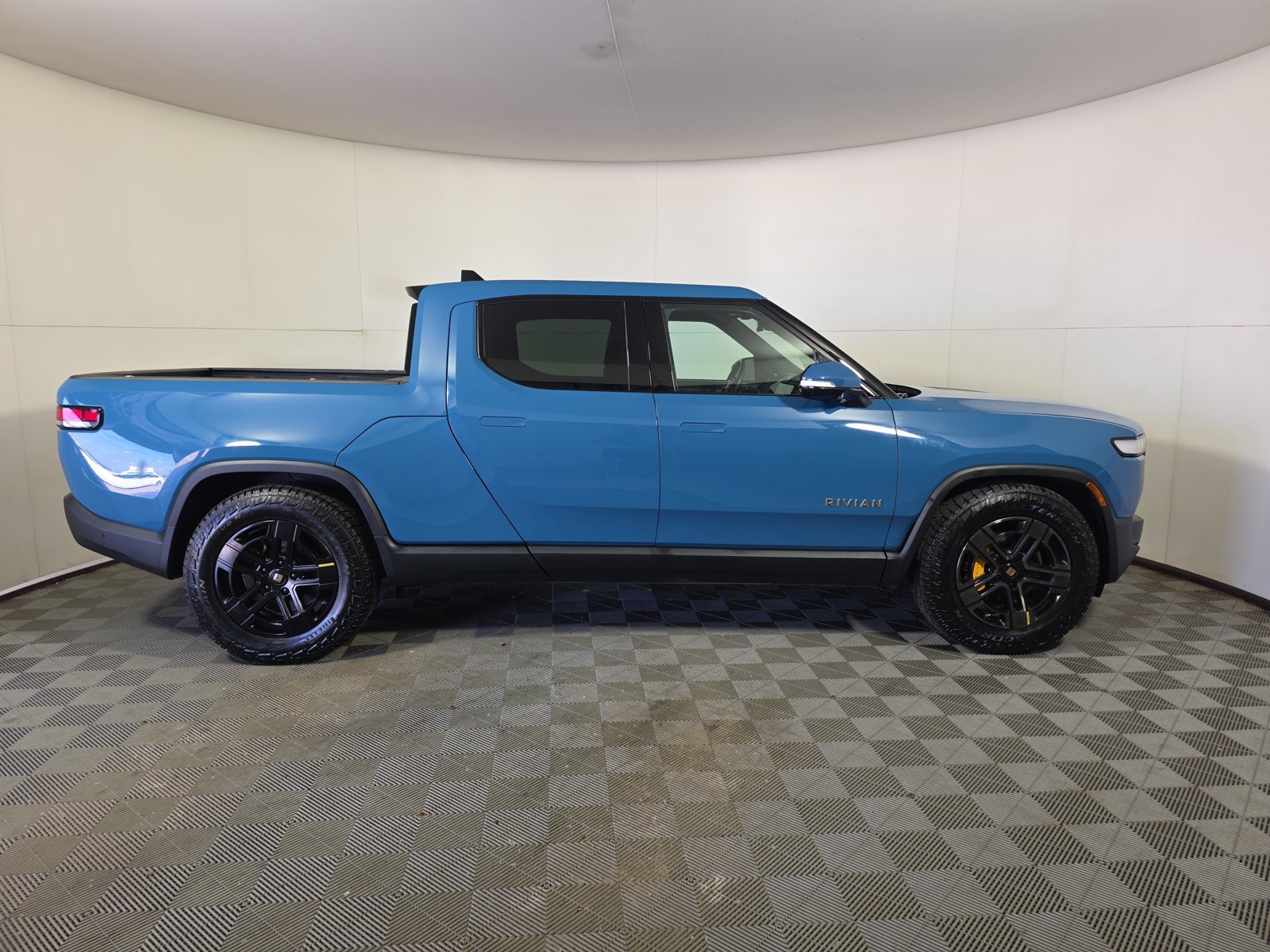 Used 2022 Rivian R1T Launch Edition AWD/4WD image 6