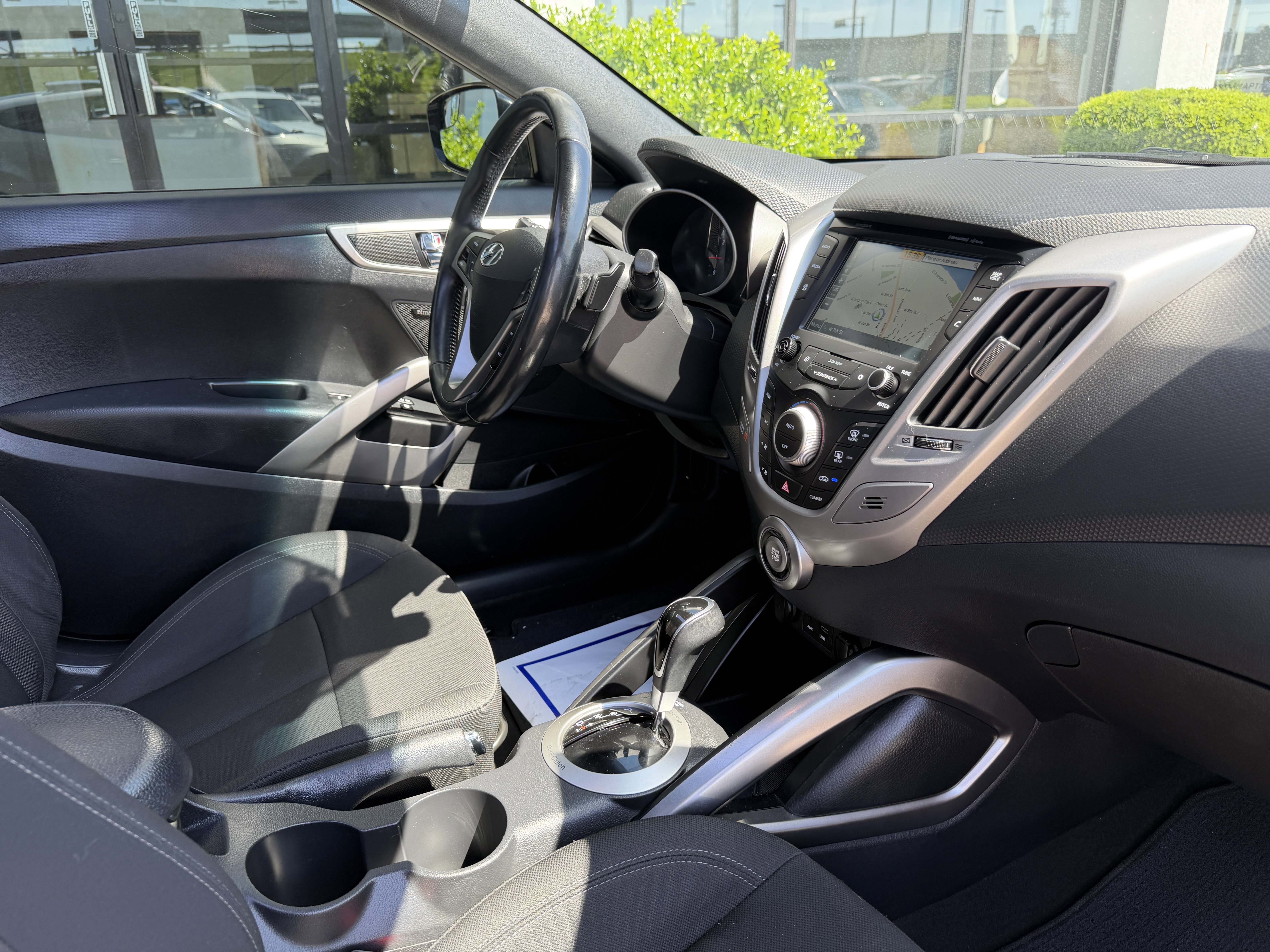 Used 2017 Hyundai Veloster Value Edition FWD image 21
