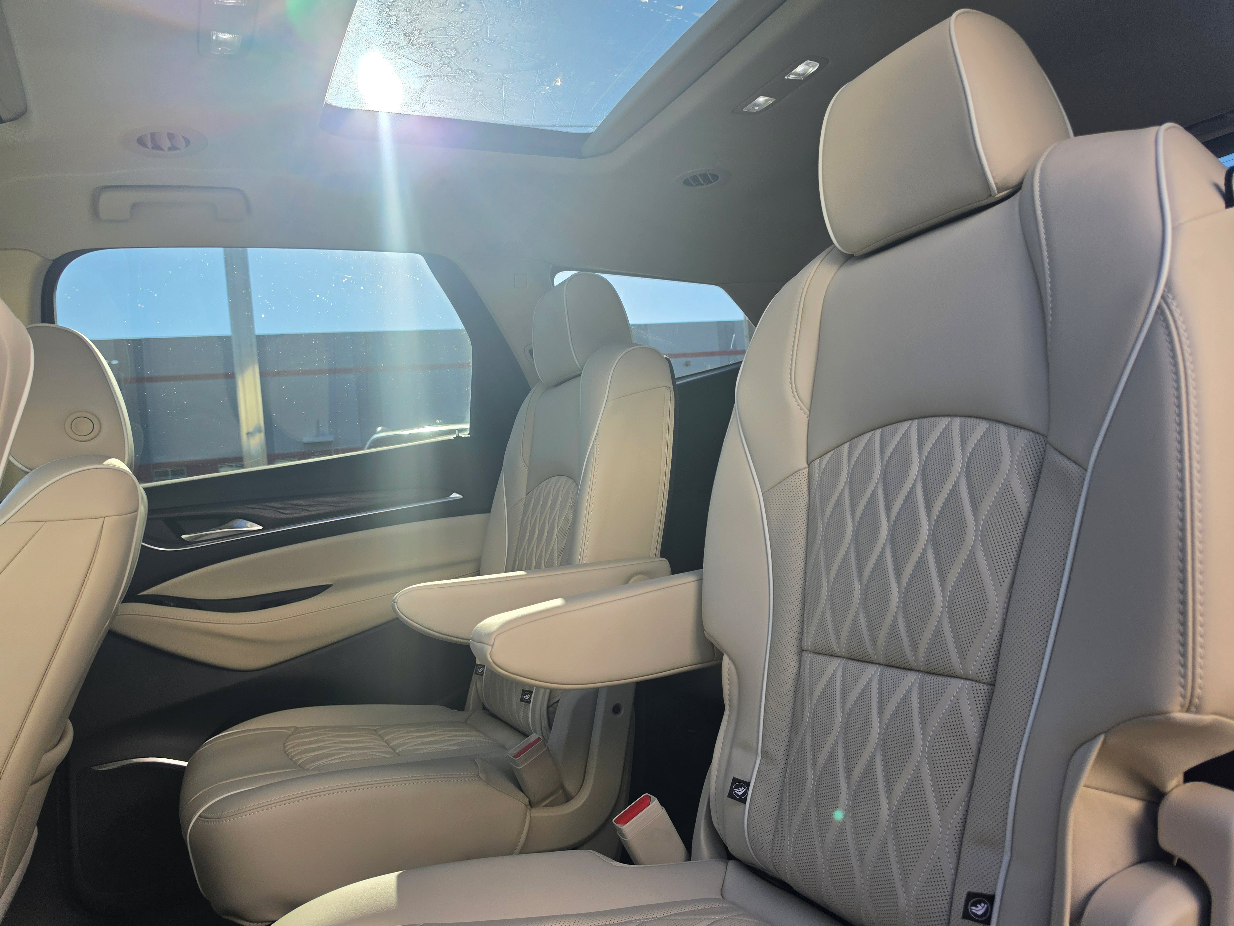 Used 2024 Buick Enclave Avenir AWD/4WD image 14