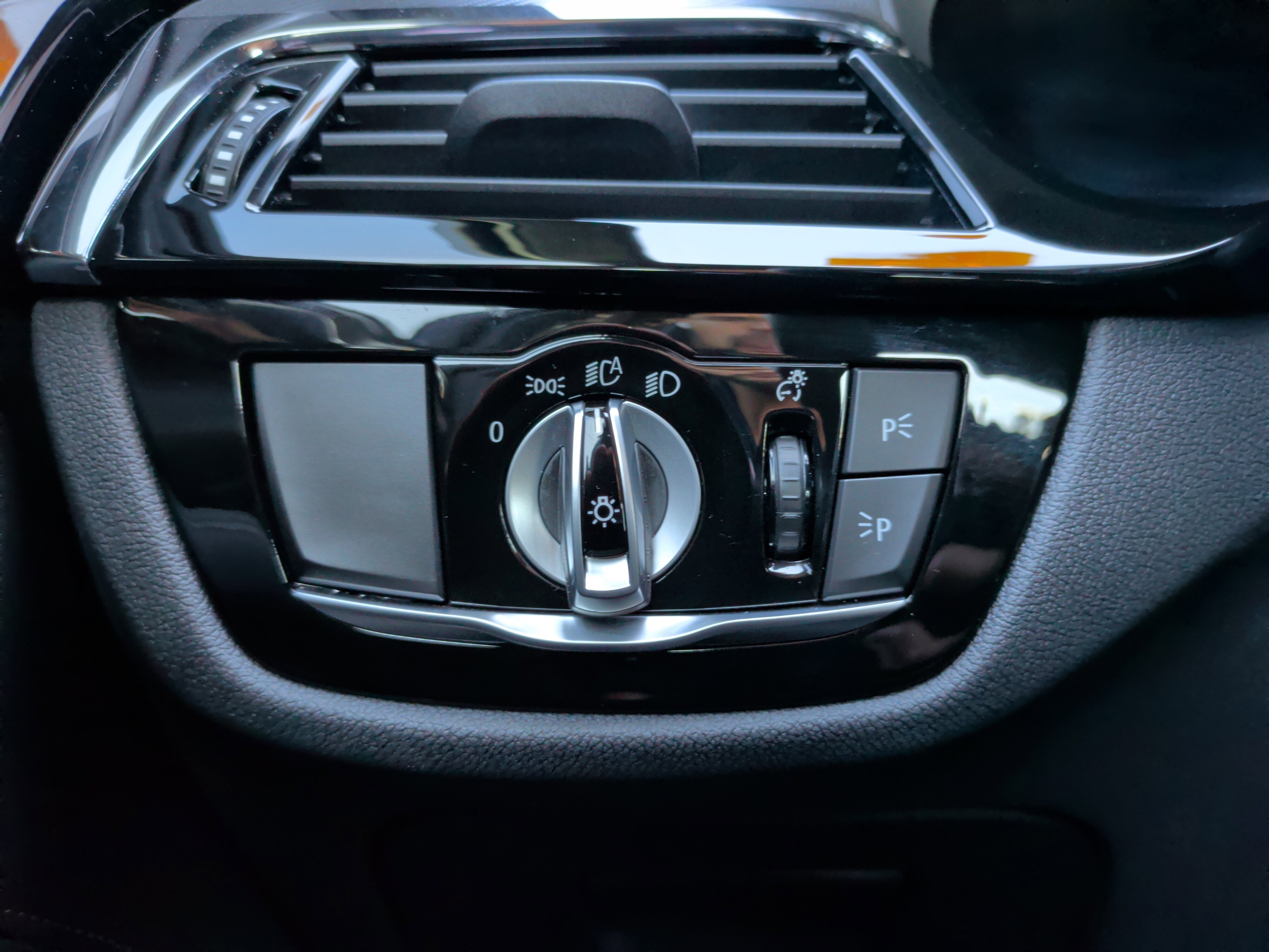 Used 2023 BMW M5 w/ Executive Package image 25