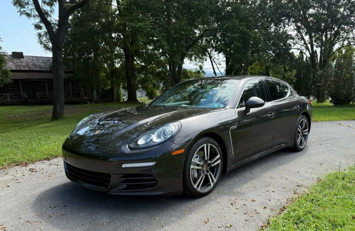 Used 2015 Porsche Panamera 4S image 5