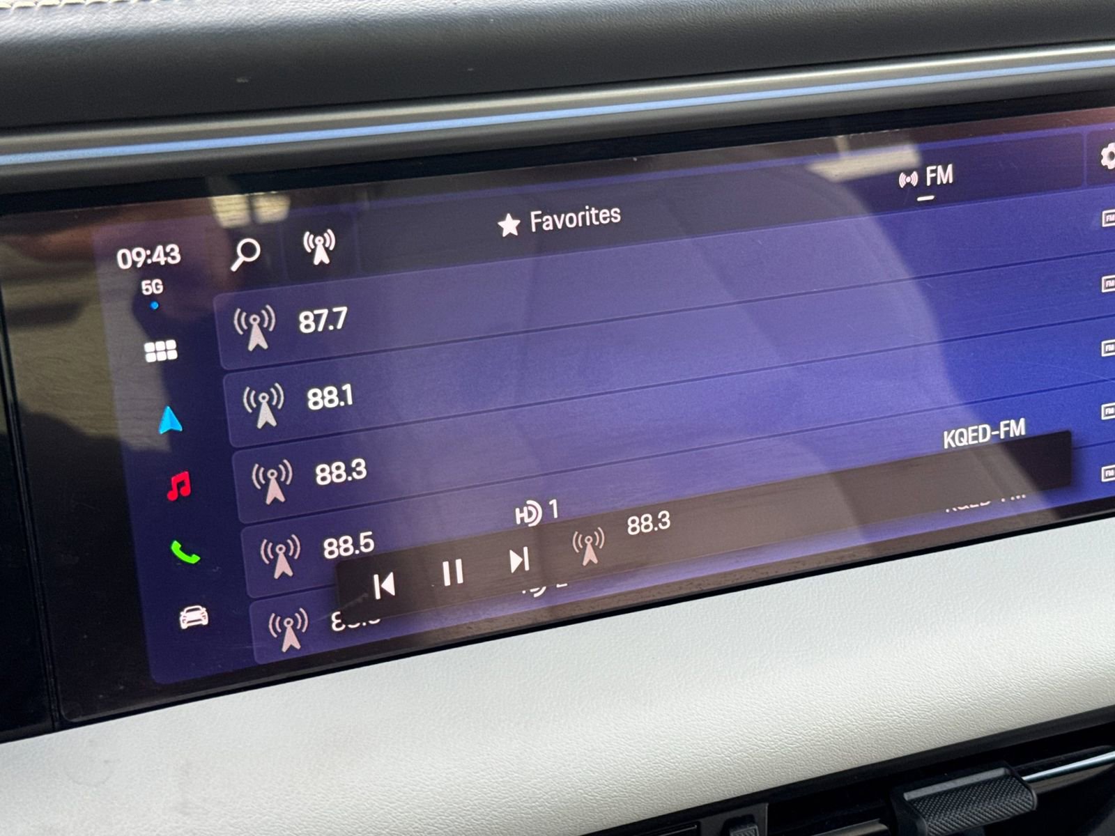 Certified 2025 Porsche Macan Electric RWD image 22