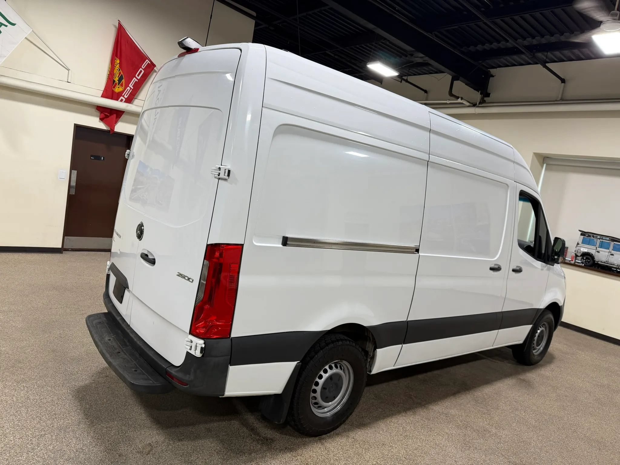 Used 2020 Mercedes-Benz Sprinter 2500 image 15