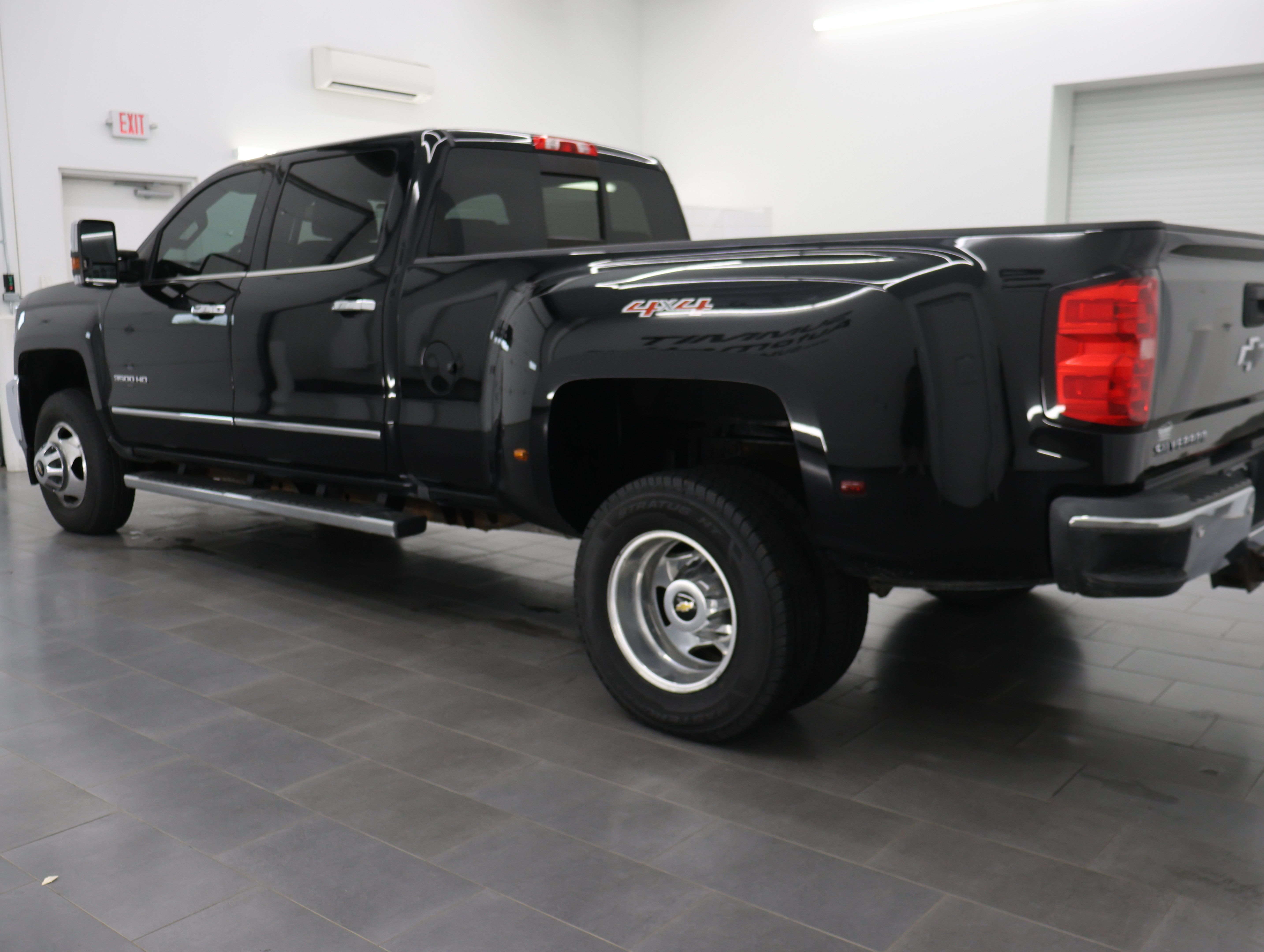 Used 2017 Chevrolet Silverado 3500 LTZ w/ Duramax Plus Package AWD/4WD image 6