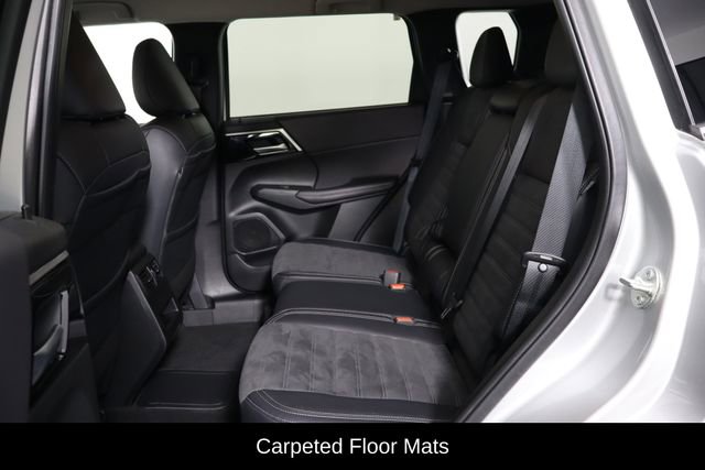 Used 2024 Mitsubishi Outlander SE image 15