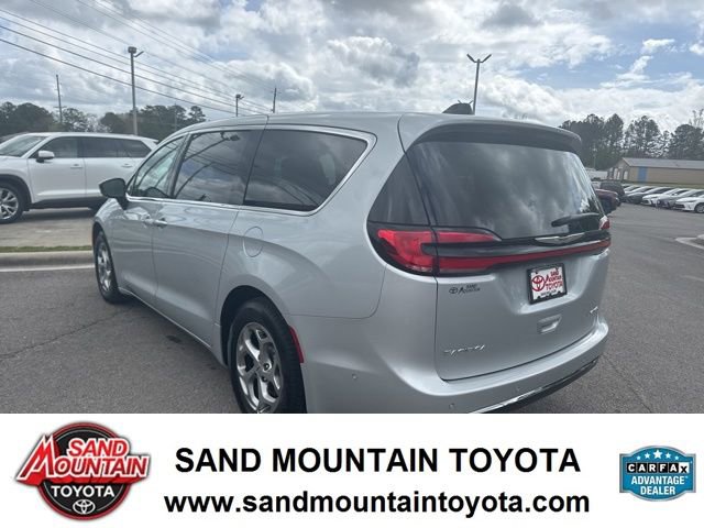 Used 2024 Chrysler Pacifica Limited image 5