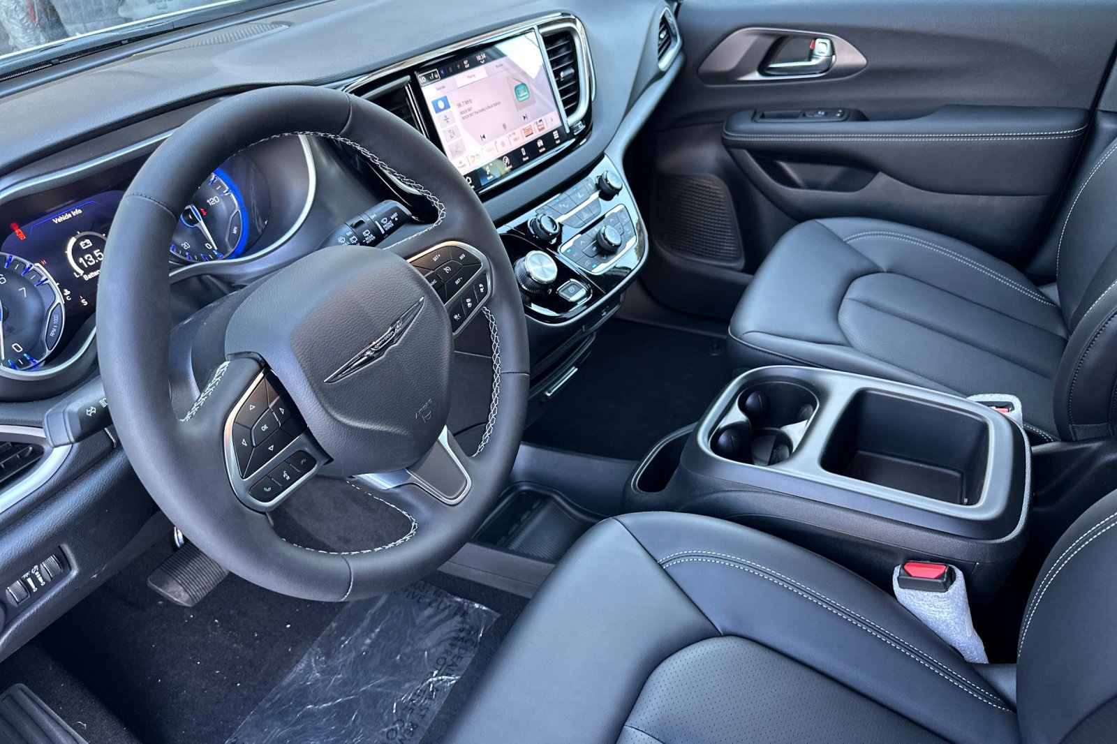 New 2026 Chrysler Voyager LX FWD image 10