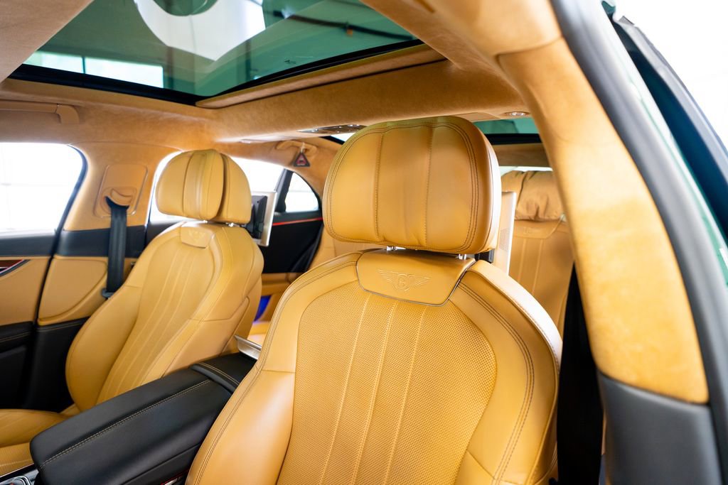 Used 2020 Bentley Flying Spur W12 image 37