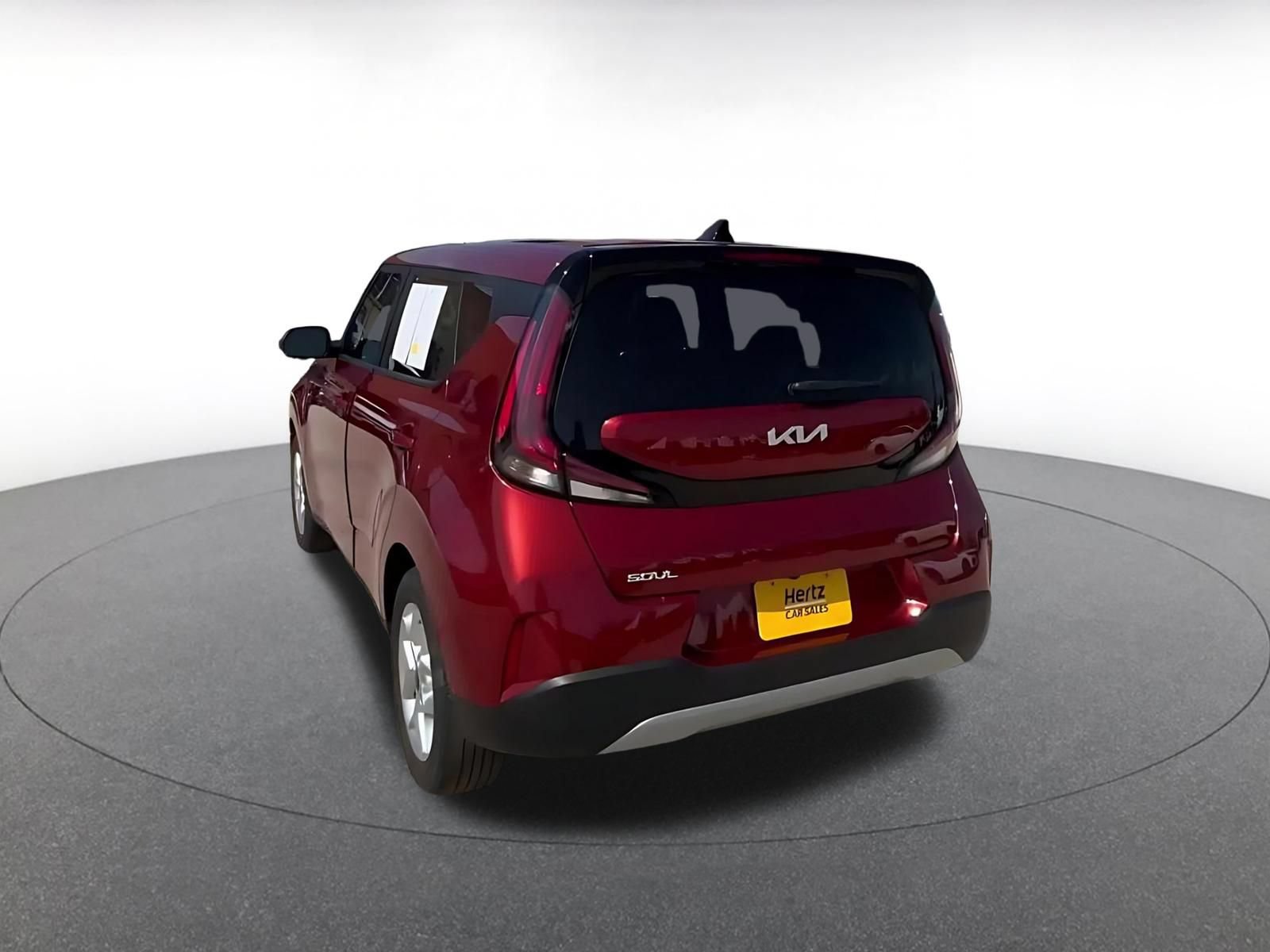 Used 2025 Kia Soul LX w/ LX Technology Package FWD image 10