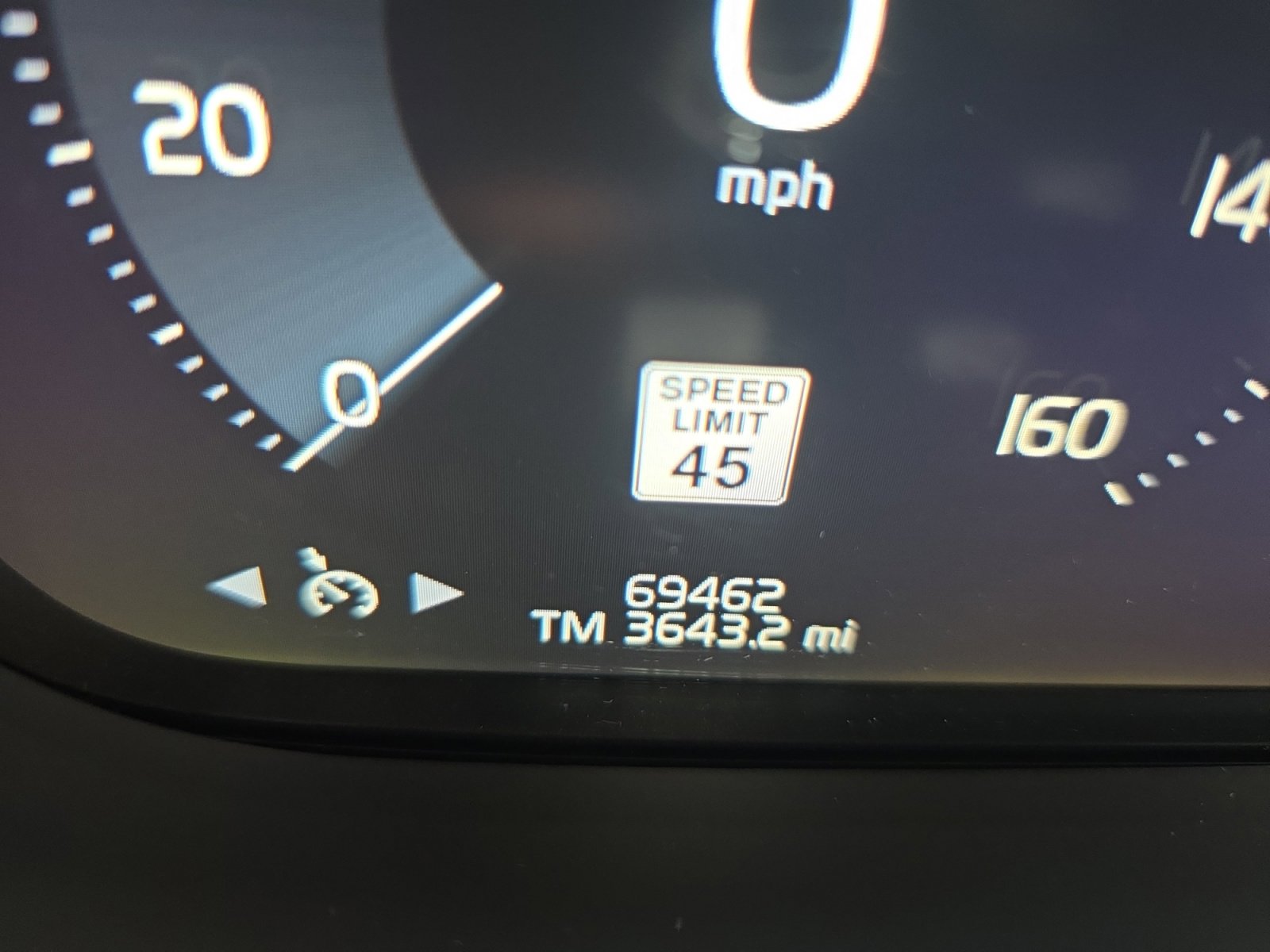 Used 2021 Volvo XC60 T5 Momentum w/ Premium Package image 11