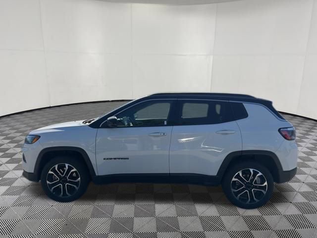 Used 2024 Jeep Compass Limited AWD/4WD image 13