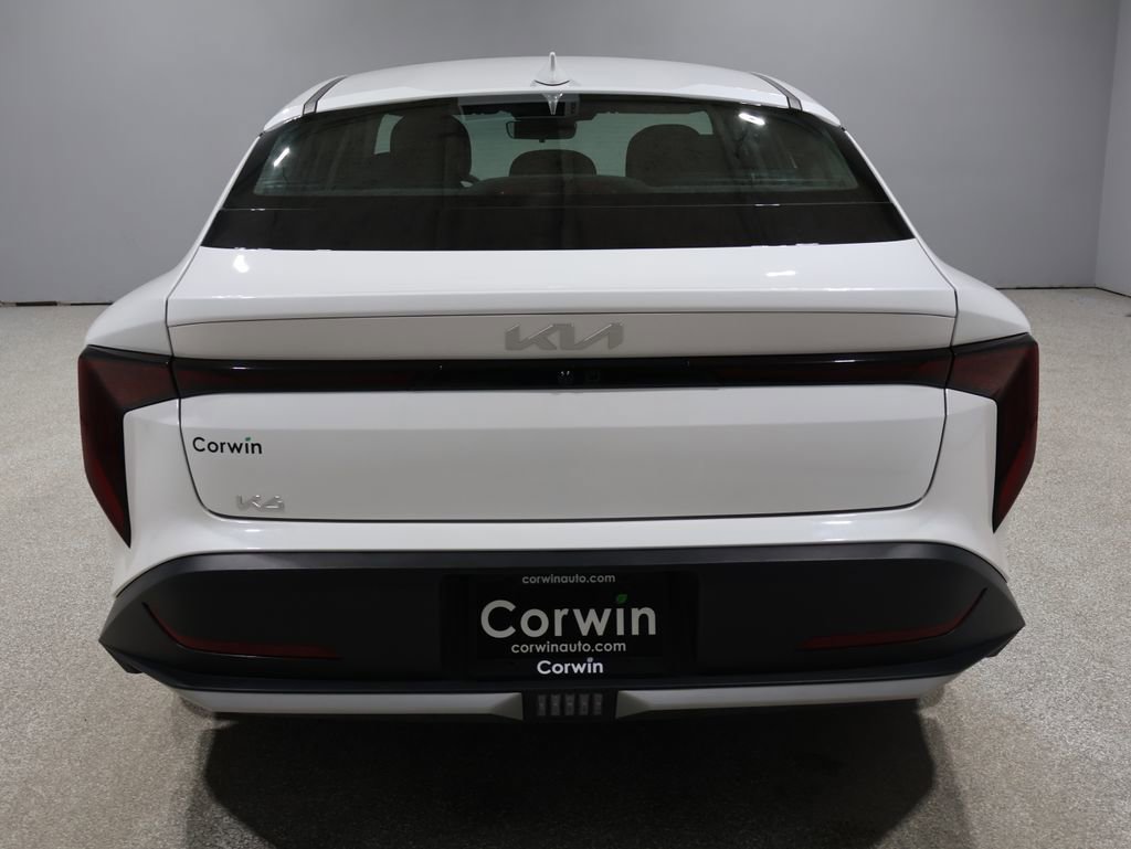 Used 2025 Kia K4 LXS image 3