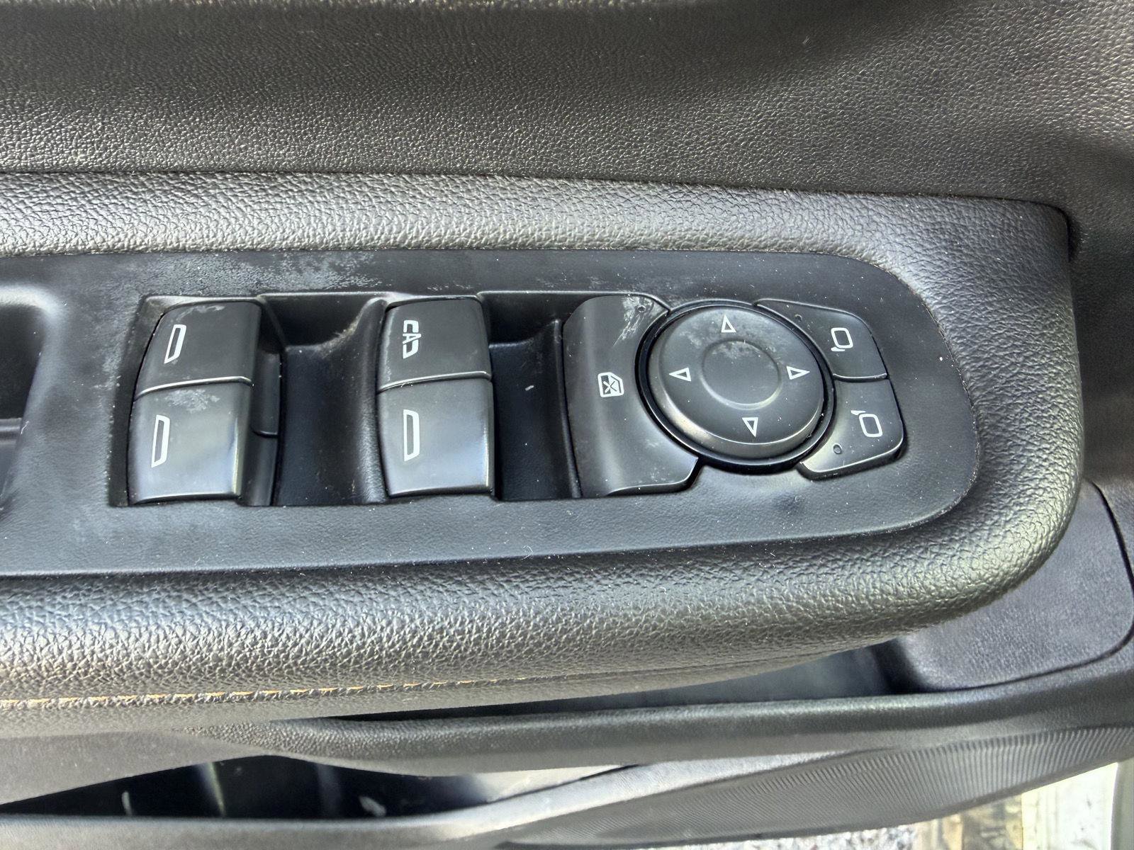 Used 2020 GMC Terrain SLE FWD image 15