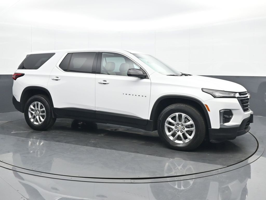 Used 2023 Chevrolet Traverse LS image 8