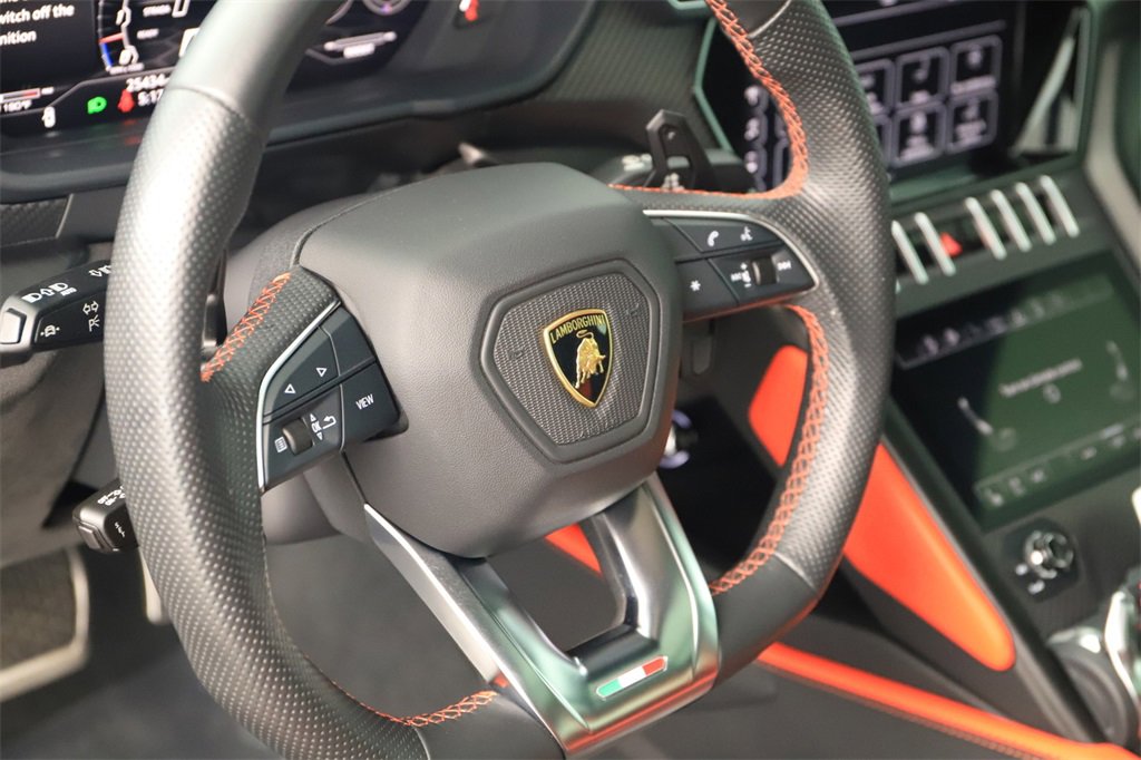 Used 2022 Lamborghini Urus image 16